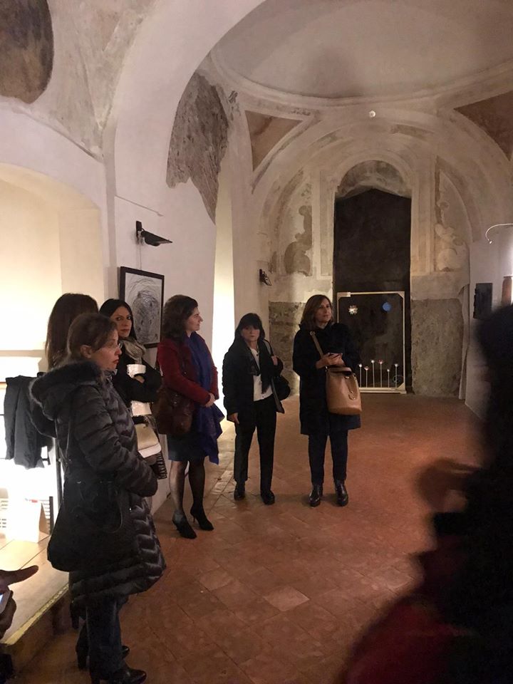 inaugurazione mostra Oltre le mani con l'esposizione dei lavori dei ragazzi della Fondazione Sinapsi realizzati nell'ambito del laboratorio di psicologia della percezione